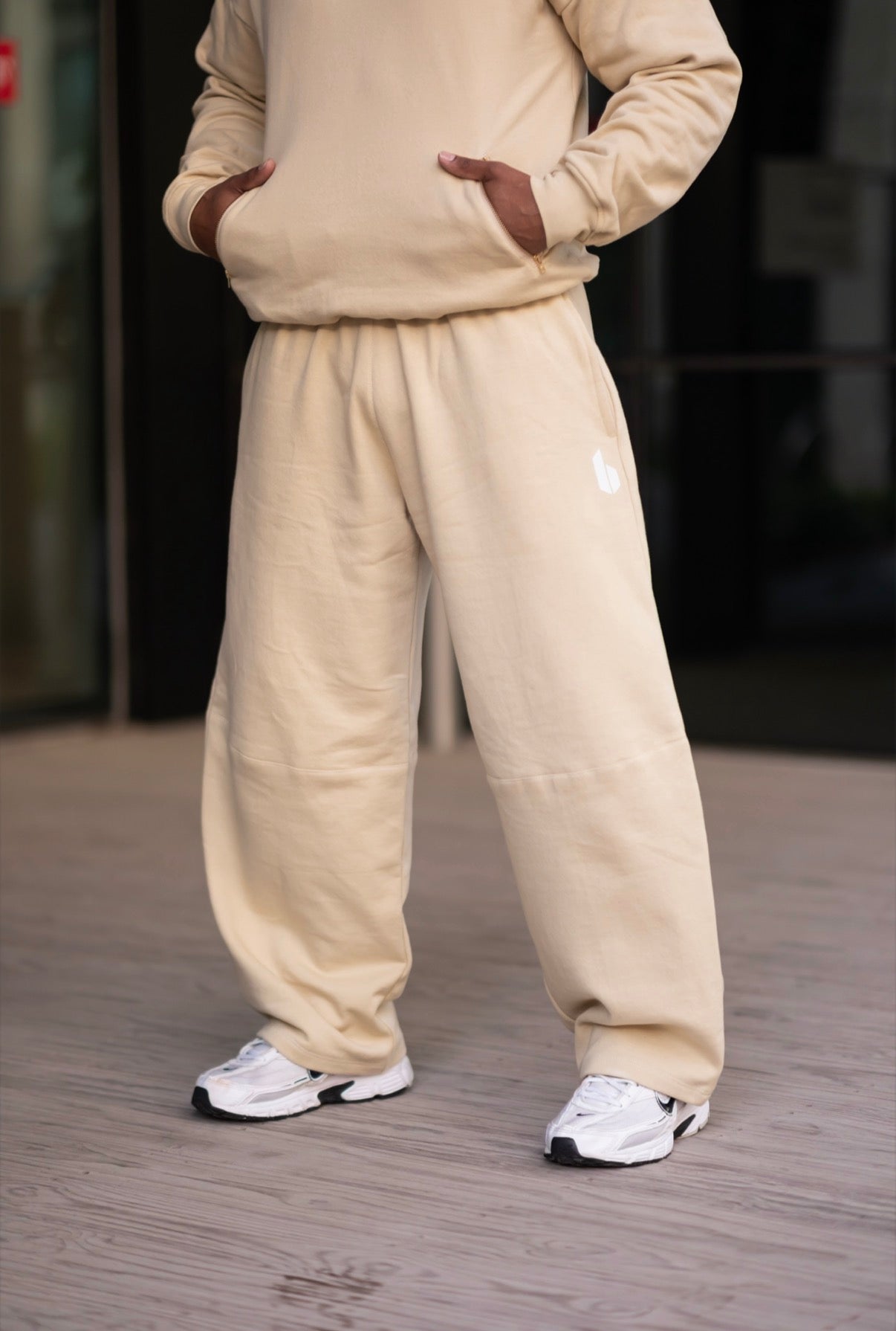 The BBB Barrel Sweats | BEIGE