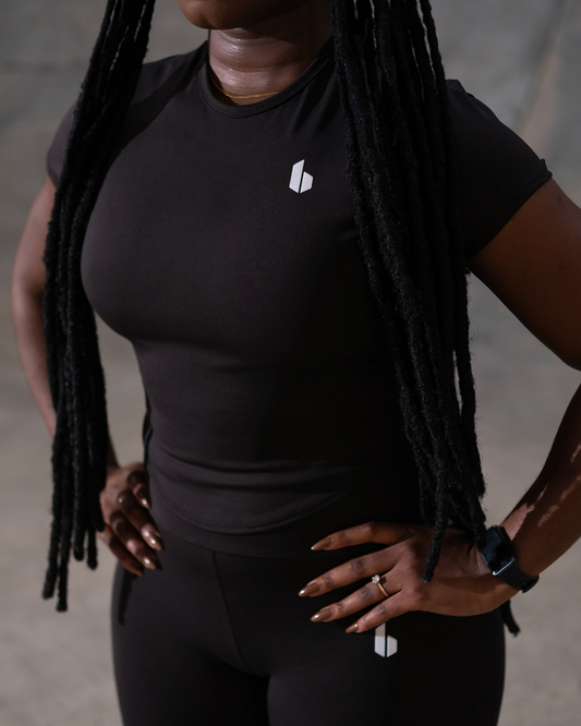 Forma Curved Crop Top | BLACK